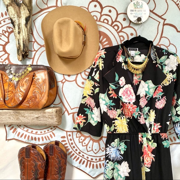 Sweet and super fun floral stunning Jumpsuit 🌺✨ - Picture 10 of 10